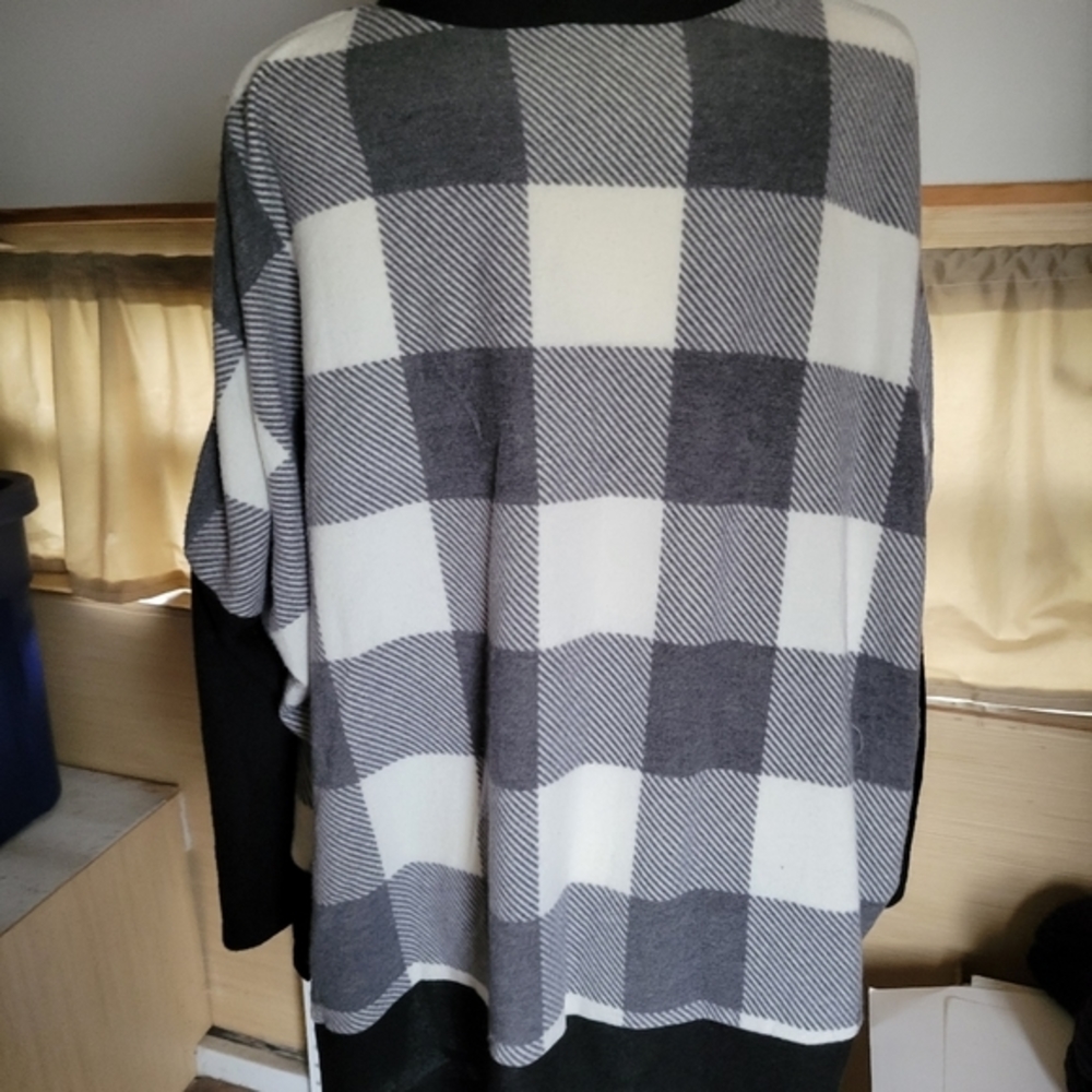 White‎ Birch Size S cowl neck sweater Buffalo plaid - Picture 5 of 6